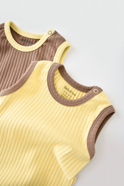 Set 2 body-uri fara maneci Ribana Bebe Unisex din bumbac organic si 5%elastan - Vanilie/Maro BabyCosy