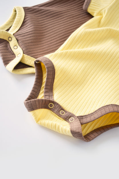 Set 2 body-uri Ribana Bebe Unisex din bumbac organic si 5%elastan - Vanilie/Maro BabyCosy
