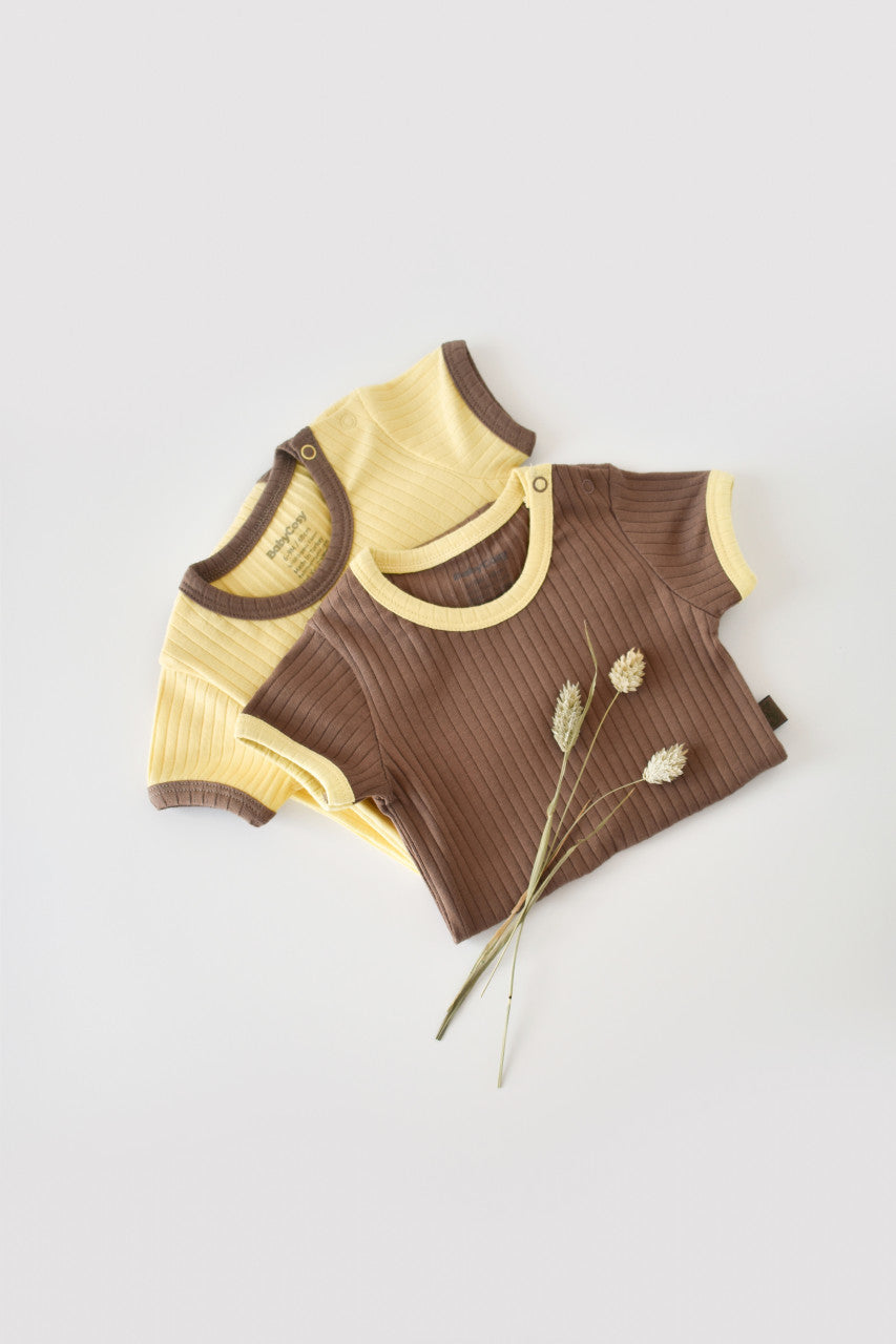 Set 2 body-uri Ribana Bebe Unisex din bumbac organic si 5%elastan - Vanilie/Maro BabyCosy