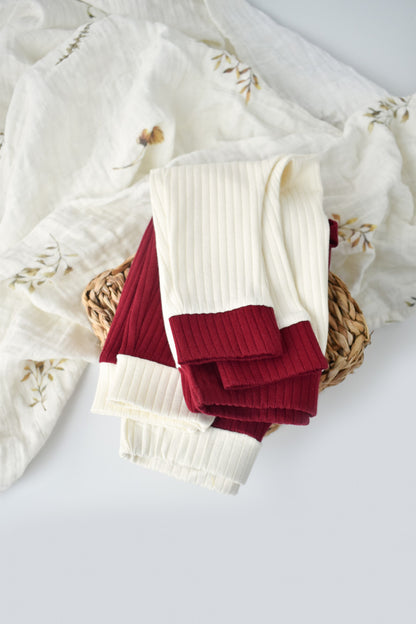 Set 2 pantaloni Ribana Bebe Unisex din bumbac organic si 5%elastan - Ecru/Bordo, BabyCosy