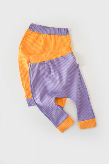 Set 2 pantaloni Ribana Bebe Unisex din bumbac organic si 5%elastan - Galben/Mov BabyCosy