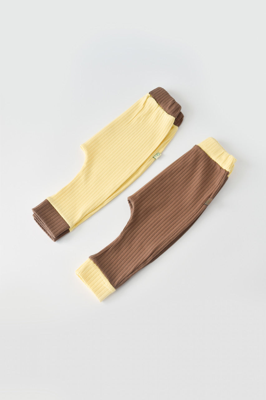 Set 2 pantaloni Ribana Bebe Unisex din bumbac organic si 5%elastan - Vanilie/Maro BabyCosy