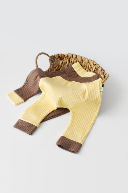 Set 2 pantaloni Ribana Bebe Unisex din bumbac organic si 5%elastan - Vanilie/Maro BabyCosy