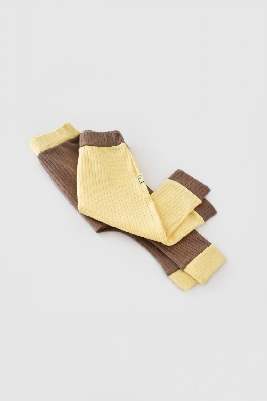 Set 2 pantaloni Ribana Bebe Unisex din bumbac organic si 5%elastan - Vanilie/Maro BabyCosy