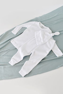 Set 3 piese: bluzita cu maneca lunga, pantaloni lungi si caciulita din bumbac organic si modal - Alb, BabyCosy
