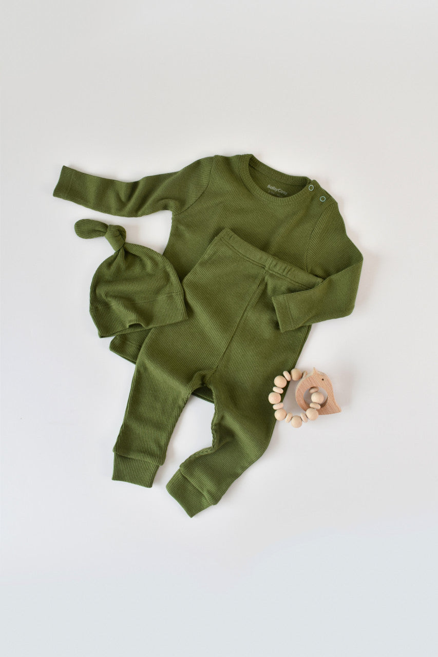 Set 3 piese: bluzita cu maneca lunga, pantaloni lungi si caciulita din bumbac organic si modal - Verde, BabyCosy