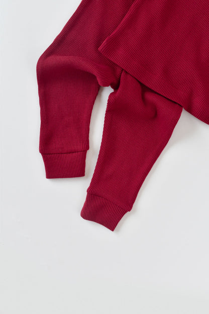 Set 3 piese: bluzita cu maneca lunga, pantaloni lungi si caciulita din bumbac organic si modal - Rosu BabyCosy