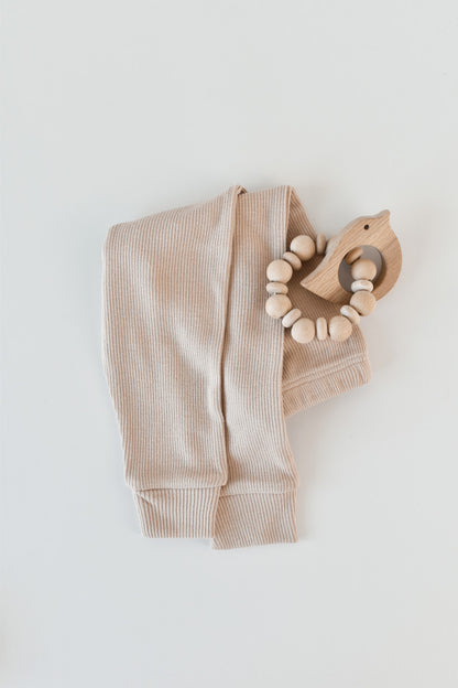 Set 3 piese: bluzita cu maneca lunga, pantaloni lungi si caciulita din bumbac organic si modal - Blush, BabyCosy