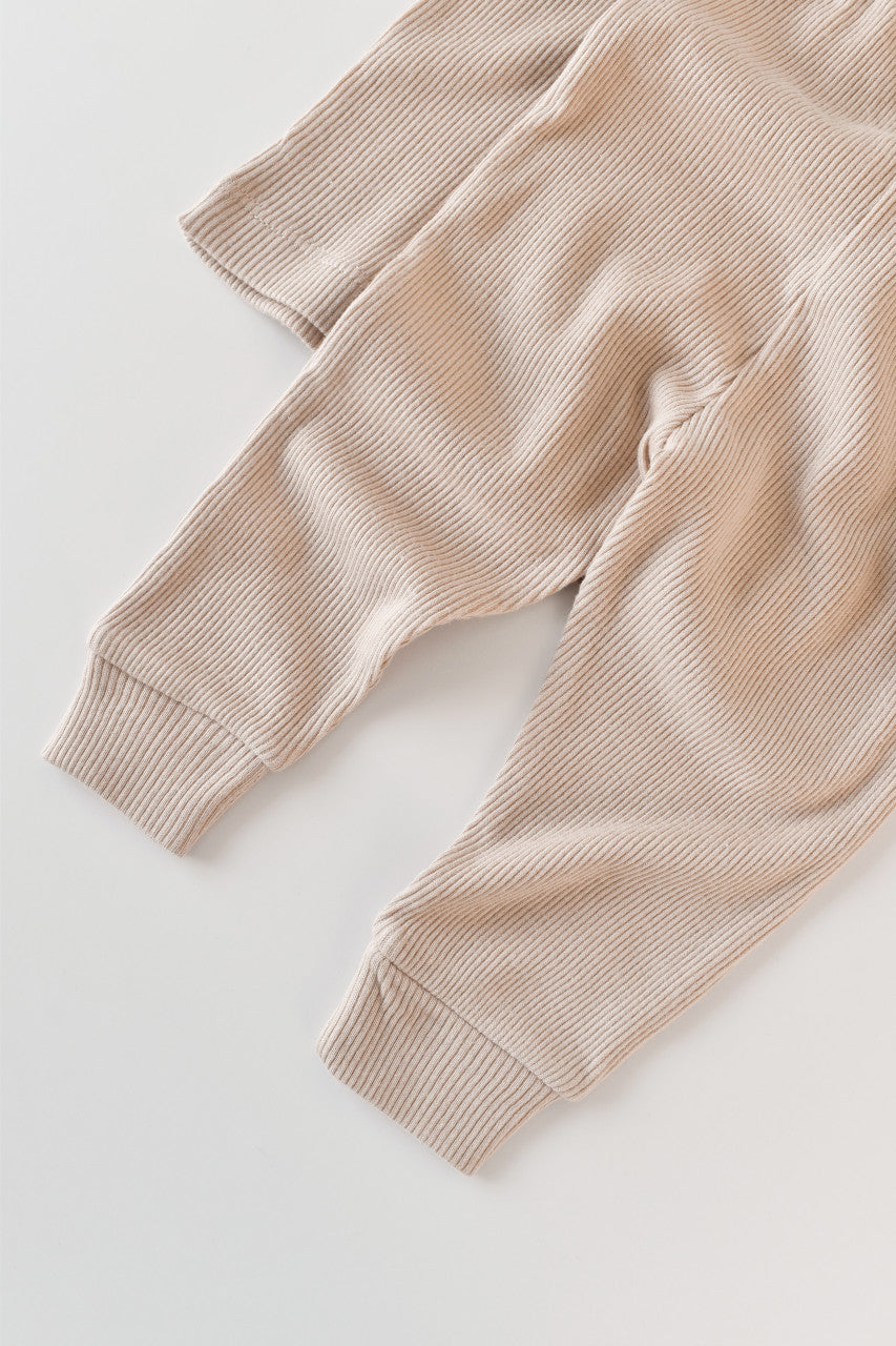 Set 3 piese: bluzita cu maneca lunga, pantaloni lungi si caciulita din bumbac organic si modal - Blush, BabyCosy
