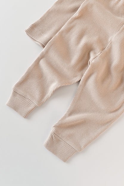 Set 3 piese: bluzita cu maneca lunga, pantaloni lungi si caciulita din bumbac organic si modal - Blush, BabyCosy