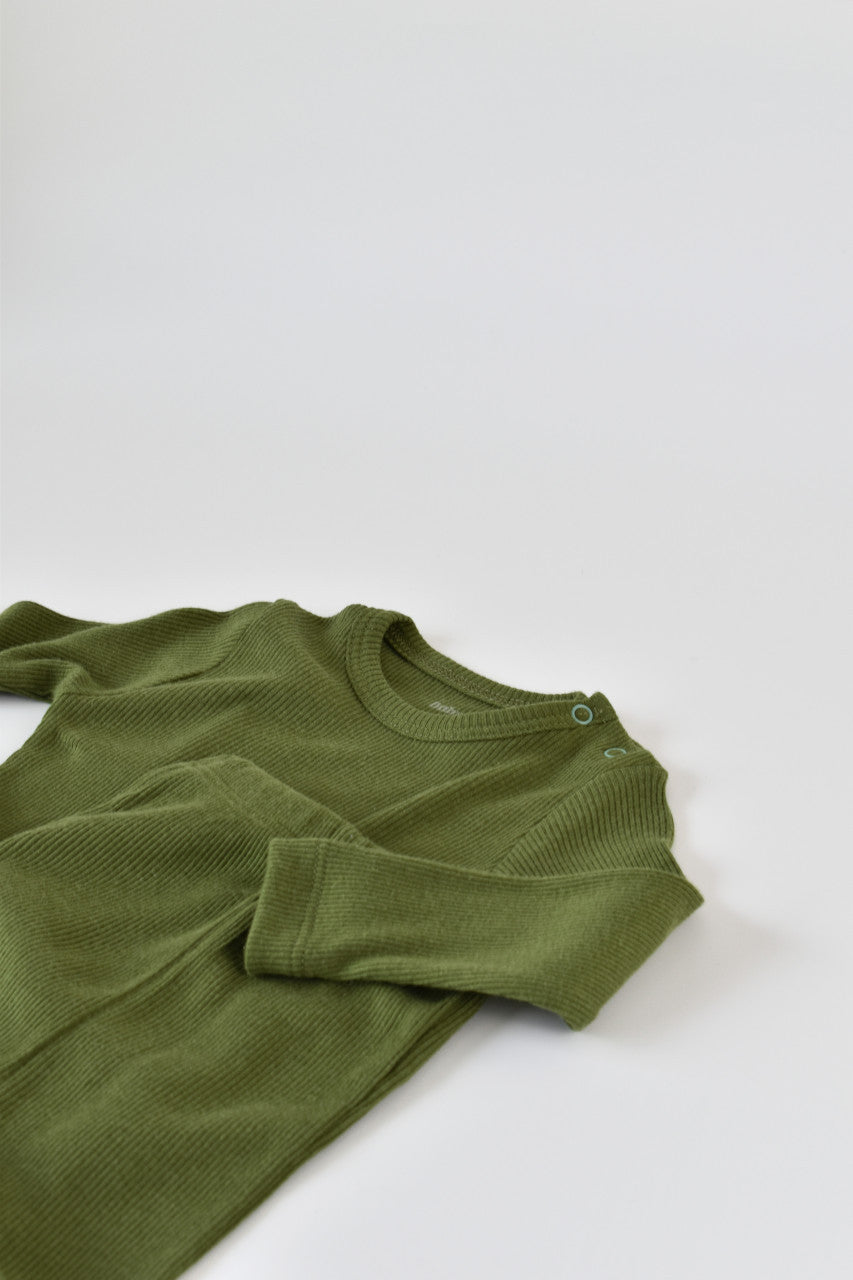 Set 3 piese: bluzita cu maneca lunga, pantaloni lungi si caciulita din bumbac organic si modal - Verde, BabyCosy
