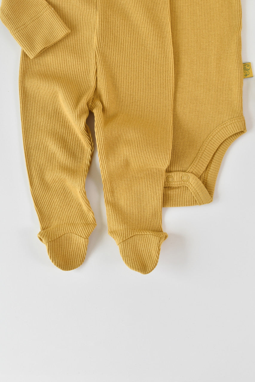 Set 3 piese: body cu maneca lunga, pantaloni lungi cu botosei si caciulita din bumbac organic si modal - Sofran, BabyCosy