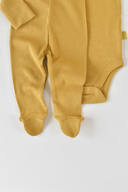 Set 3 piese: body cu maneca lunga, pantaloni lungi cu botosei si caciulita din bumbac organic si modal - Sofran, BabyCosy