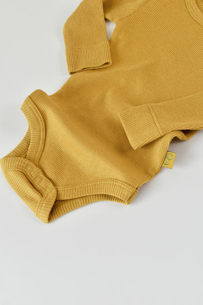 Set 3 piese: body cu maneca lunga, pantaloni lungi cu botosei si caciulita din bumbac organic si modal - Sofran, BabyCosy