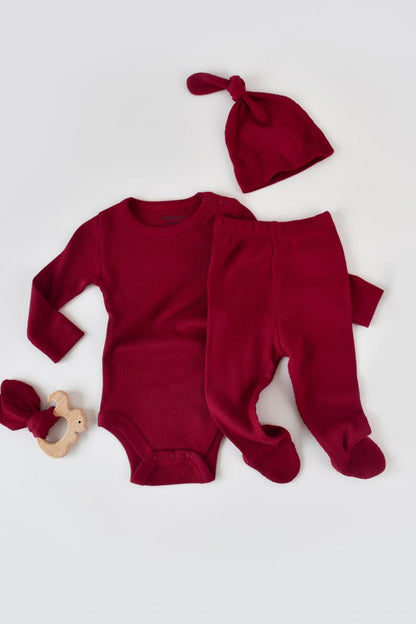 Set 3 piese: body cu maneca lunga, pantaloni lungi cu botosei si caciulita din bumbac organic si modal - Rosu, BabyCosy