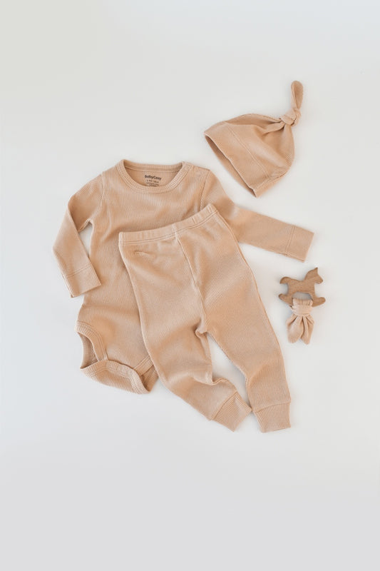 Set 3 piese: body cu maneca lunga, pantaloni lungi si caciulita din bumbac organic si modal - Somon, BabyCosy - Body, Caciula, Pantaloni