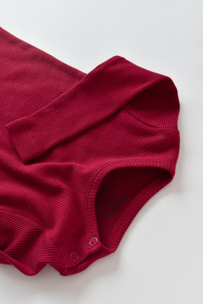 Set 3 piese: body cu maneca lunga, pantaloni lungi si caciulita din bumbac organic si modal - Rosu, BabyCosy