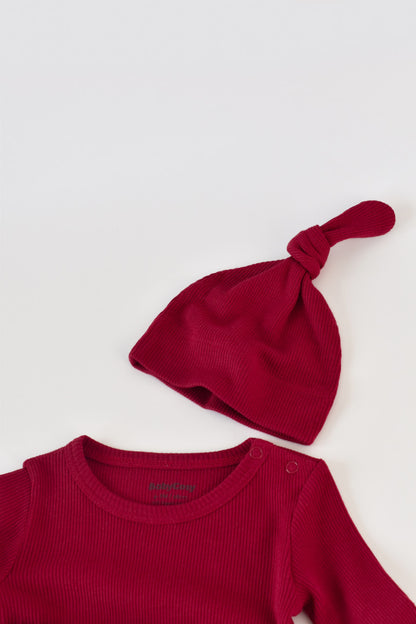 Set 3 piese: body cu maneca lunga, pantaloni lungi si caciulita din bumbac organic si modal - Rosu, BabyCosy