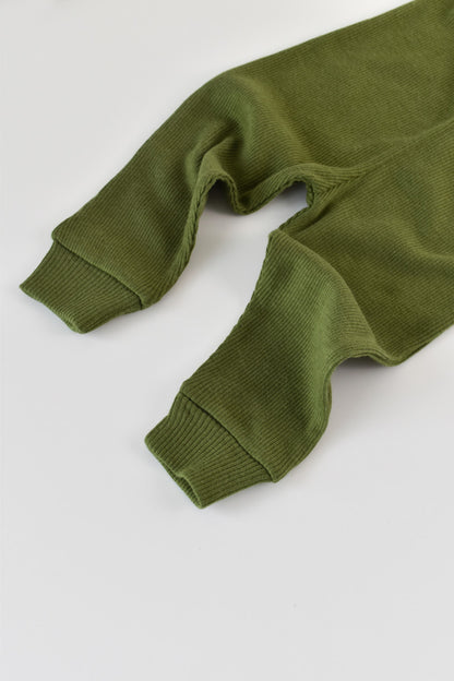 Set 3 piese: body cu maneca lunga, pantaloni lungi si caciulita din bumbac organic si modal - Verde, BabyCosy