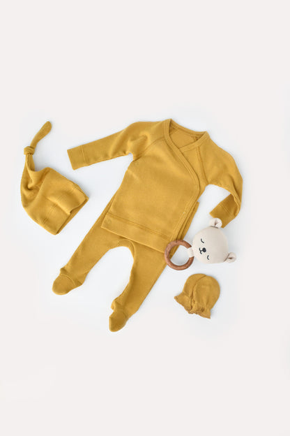 Set 4 piese: bluza, pantaloni, caciulita si manusi din bumbac organic si modal - Mustar, BabyCosy