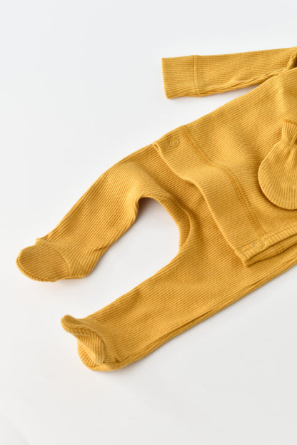 Set 4 piese: bluza, pantaloni, caciulita si manusi din bumbac organic si modal - Mustar, BabyCosy
