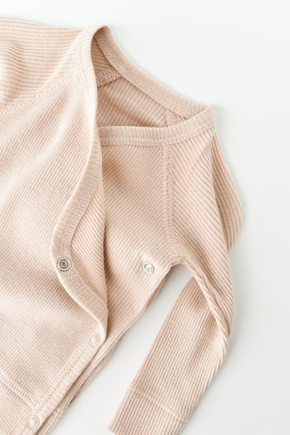 Set 4 piese: bluza, pantaloni, caciulita si manusi din bumbac organic si modal - Blush, BabyCosy