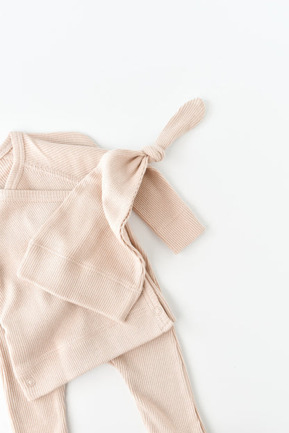 Set 4 piese: bluza, pantaloni, caciulita si manusi din bumbac organic si modal - Blush, BabyCosy