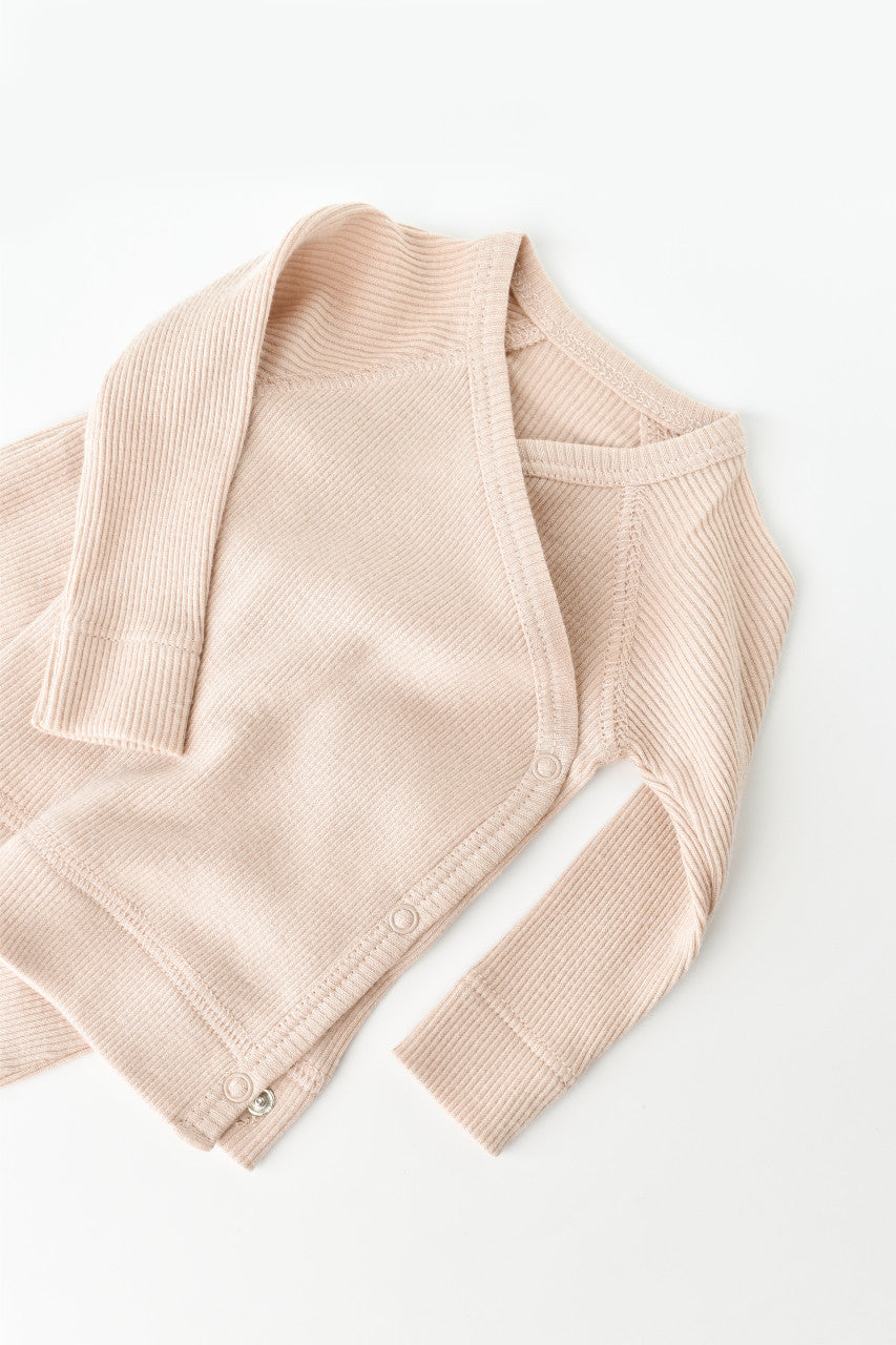 Set 4 piese: bluza, pantaloni, caciulita si manusi din bumbac organic si modal - Blush, BabyCosy