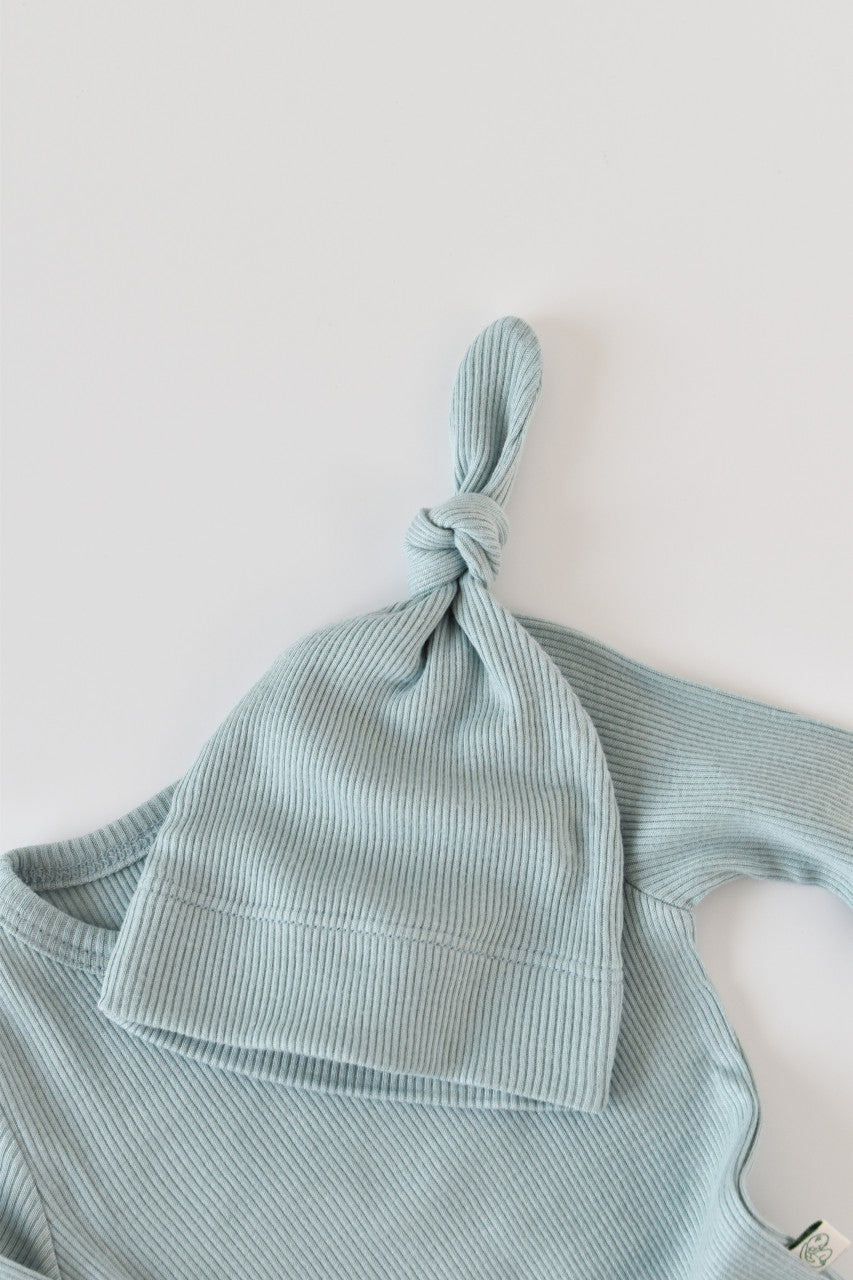 Set 4 piese: bluza, pantaloni, caciulita si manusi din bumbac organic si modal - Mint, BabyCosy
