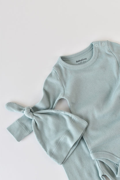 Set 4 piese: bluza, pantaloni, caciulita si manusi din bumbac organic si modal - Mint, BabyCosy