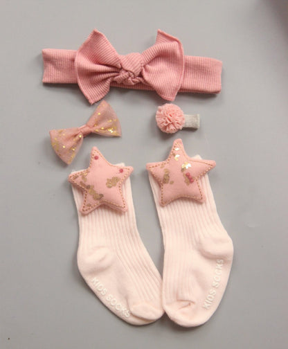 Set 4 piese - sosete cu accesorii Drool