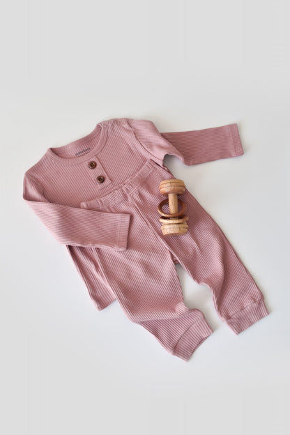Set bluzita cu maneca lunga si pantaloni lungi din bumbac organic si modal - Roz BabyCosy