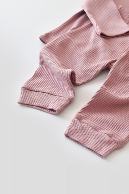 Set bluzita cu maneca lunga si pantaloni lungi din bumbac organic si modal - Roz BabyCosy