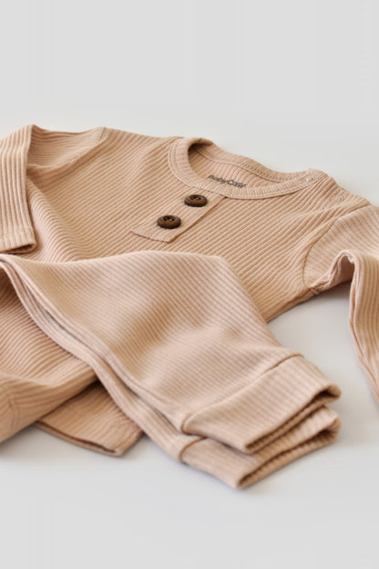 Set bluzita cu maneca lunga si pantaloni lungi din bumbac organic si modal - Somon BabyCosy
