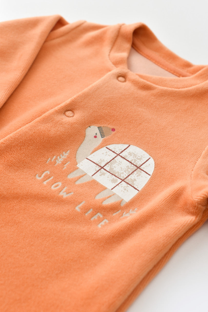 Set Broscuta cu salopeta si body din 80%bumbac organic si 20% poliester - Portocaliu, BabyCosy