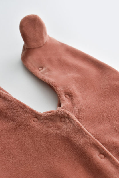 Set Broscuta cu salopeta si body din 80%bumbac organic si 20% poliester - Caramiziu, BabyCosy