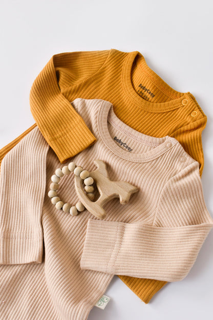 Set de 2 body-uri cu maneca lunga din bumbac organic si modal - Mustar/Somon BabyCosy