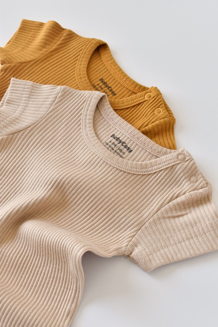 Set de 2 body-uri cu maneca scurta din bumbac organic si modal - Mustar/ Somon BabyCosy