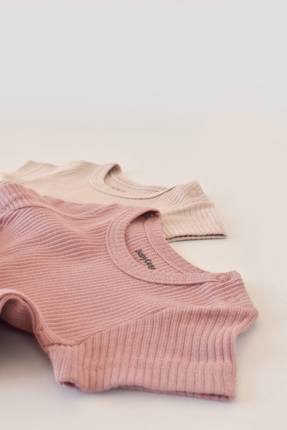 Set de 2 salopetele cu maneca scurta din bumbac organic si modal - Roz/ Blush BabyCosy