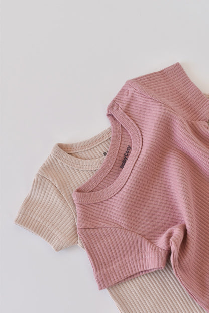 Set de 2 salopetele cu maneca scurta din bumbac organic si modal - Roz/ Blush BabyCosy