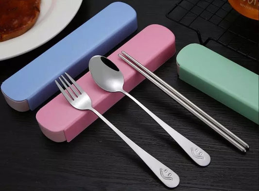 Set de tacamuri pentru calatorii Drool -