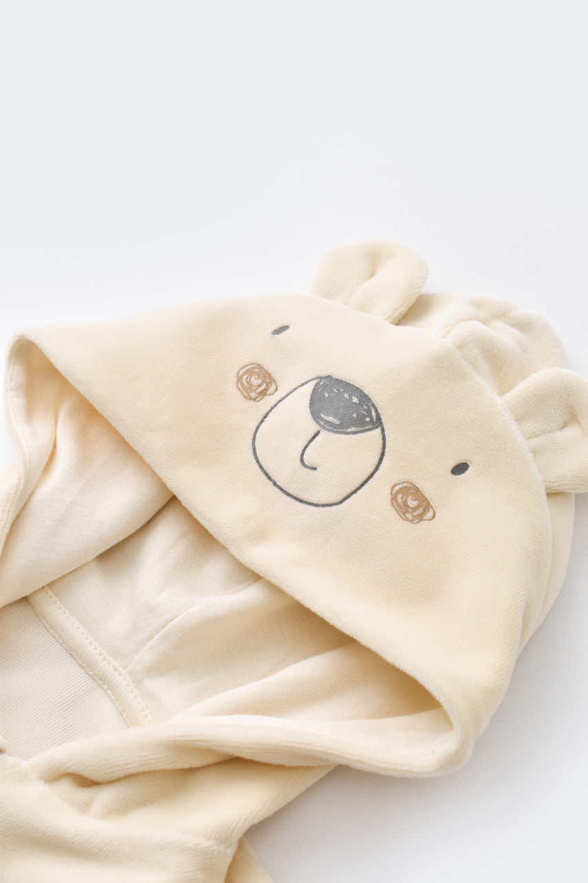 Set Ursulet cu bluzita cu fermoar si gluga si pantaloni lungi din 80%bumbac organic si 20% poliester - Crem, BabyCosy