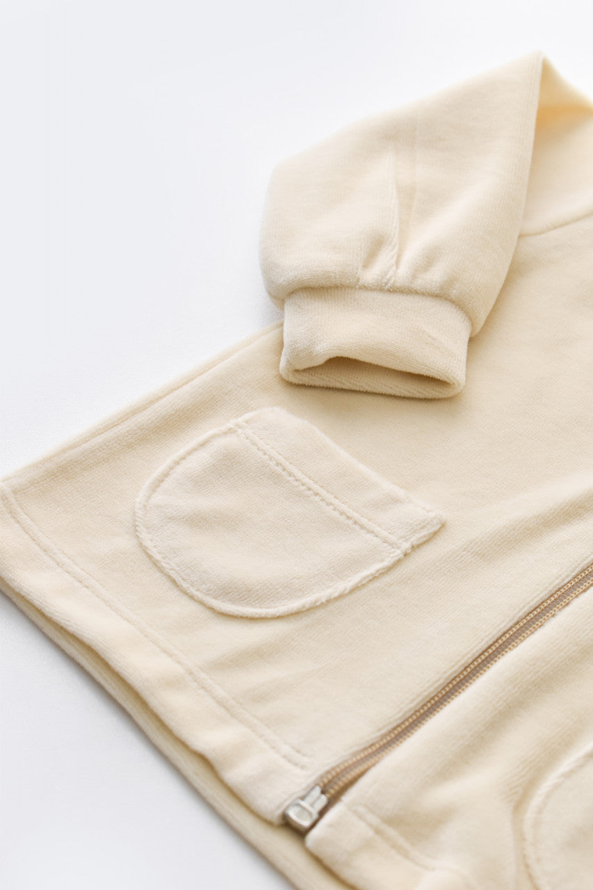 Set Ursulet cu bluzita cu fermoar si gluga si pantaloni lungi din 80%bumbac organic si 20% poliester - Crem, BabyCosy
